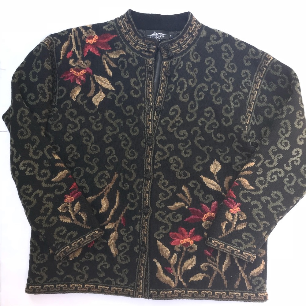 Icelandic Design Woman’s Sweater Sz M Button Up